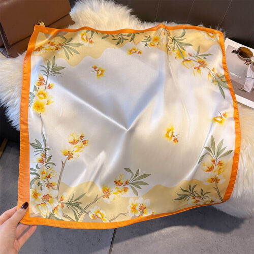 Khăn lụa vuông KLV93 (Tặng Túi Hộp + Khuy cài + Thiệp hoa + Hoa hồng sáp)